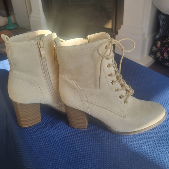 Journee Collection Shoes - STACKED HEEL BOOTS WOMEN cream lace up front zip faux suede BOHO retro Size 8